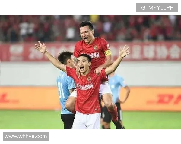 足球队长与篮球队长的友谊赛探讨运动精神与团队合作的重要性